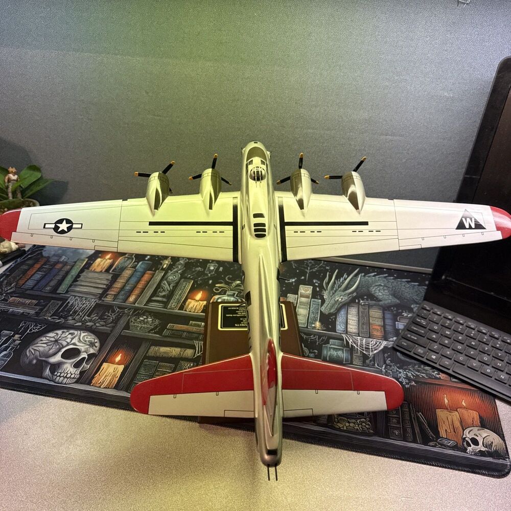 Boeing B-17G N5017N Aluminum Overcast Mahogany Desk Model